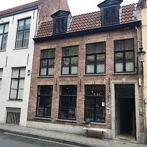Dijver - Serene Escape In The Heart Of Historic Brügge